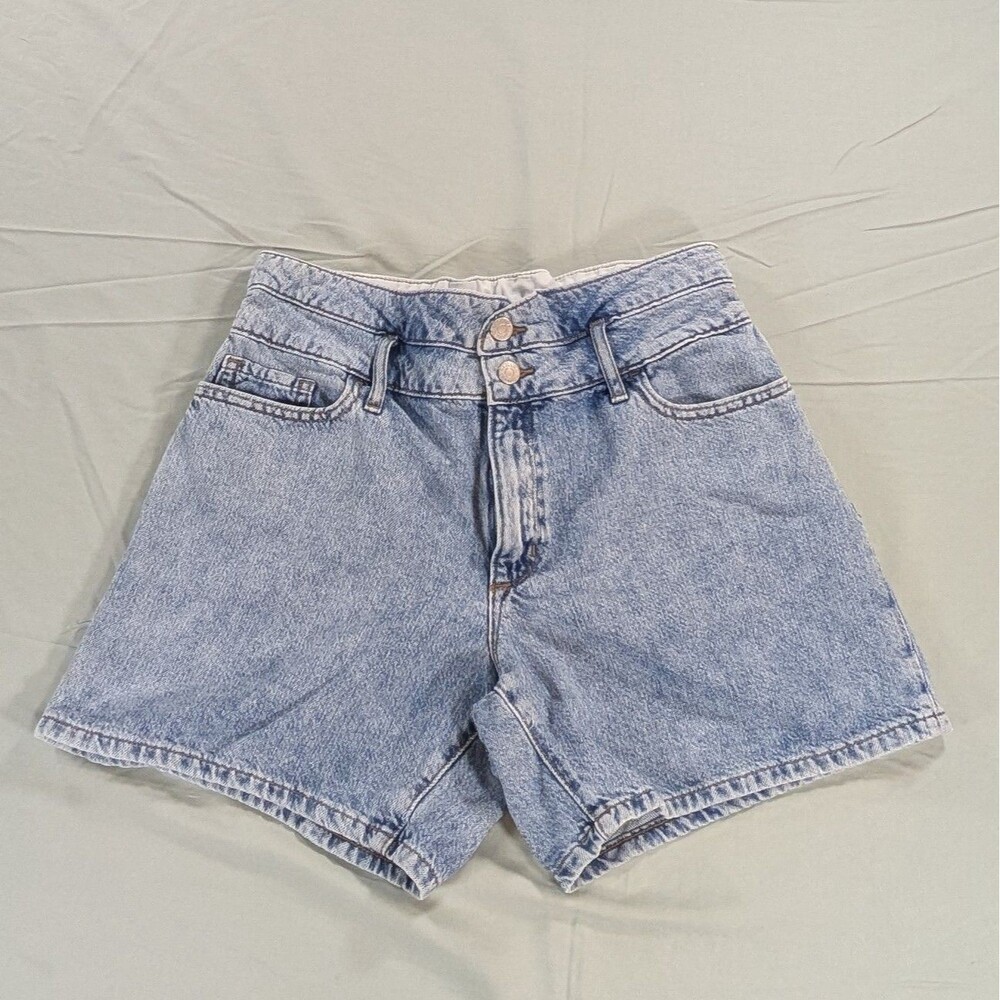 Banana Republic Womens Size 29/8 Petite Light Wash "Mom" Shorts